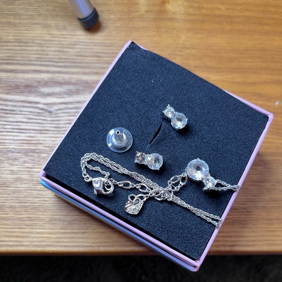 Swarovski set - Picture 3 of 3